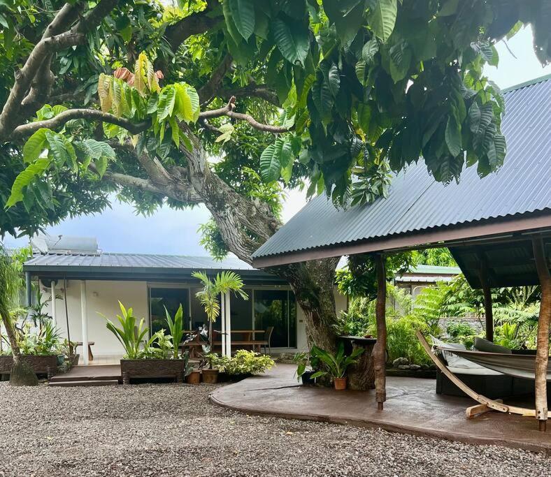 Heitiare Lodge Paea Exterior photo